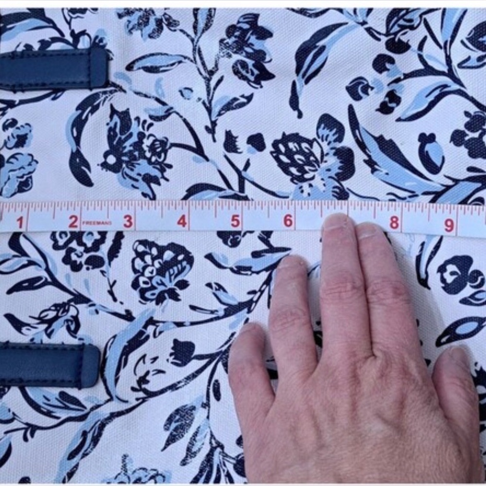 Vera Bradley "Perennially Cream" Pattern Blue Floral Purse - Picture 9 of 13